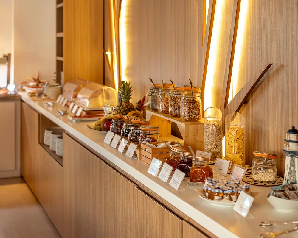 Desayuno frente al mar Melbeach Hotel & Spa Canyamel Desayuno frente al mar Melbeach Hotel & Spa Canyamel