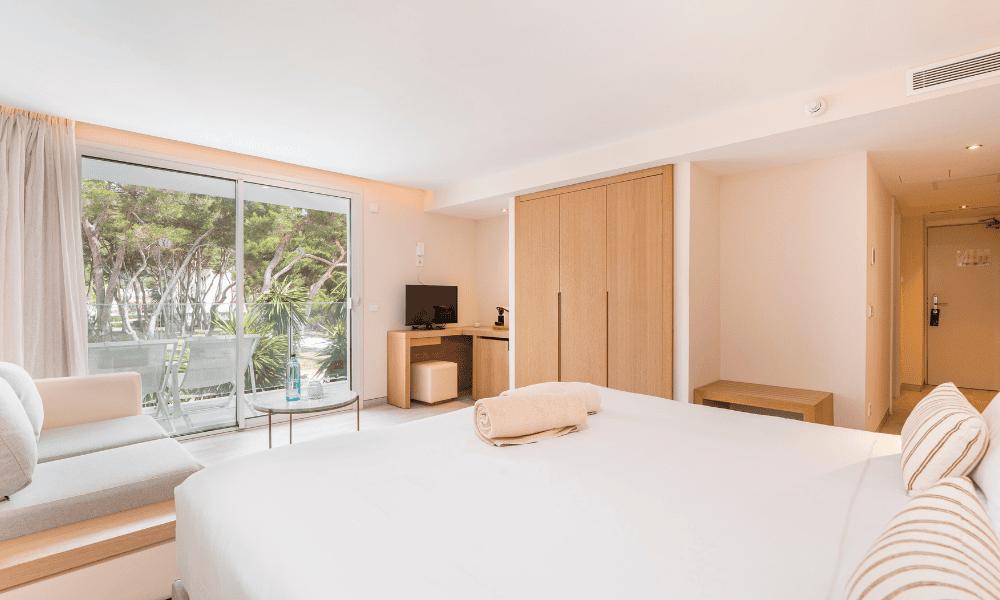 Double Room Superior with lateral Sea View Melbeach Hotel & Spa Canyamel Double Room Superior with lateral Sea View Melbeach Hotel & Spa Canyamel