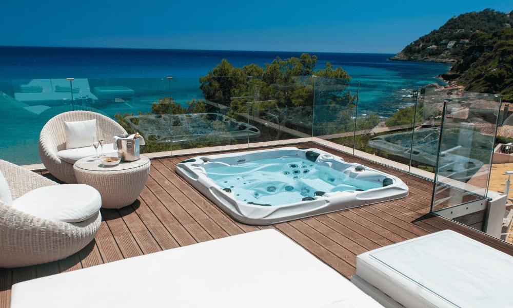 Deluxe Suite with Jacuzzi and Sea View Melbeach Hotel & Spa Canyamel Deluxe Suite with Jacuzzi and Sea View Melbeach Hotel & Spa Canyamel